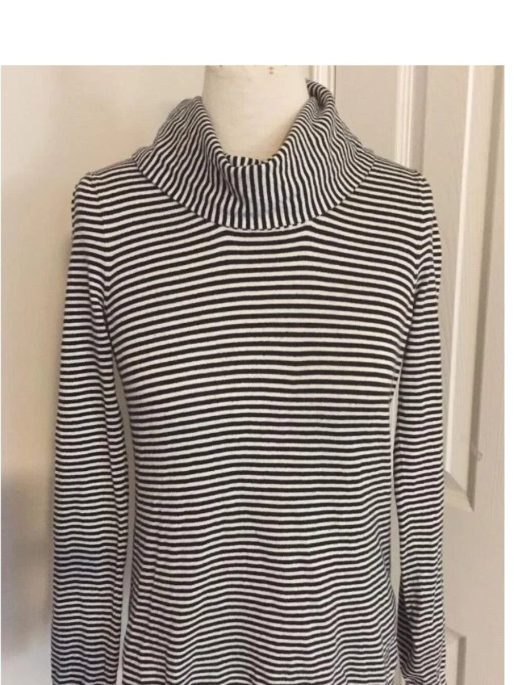 Tommy Hilfiger Women's Long Sleeve Striped Boxy Top White/Black Size Medium